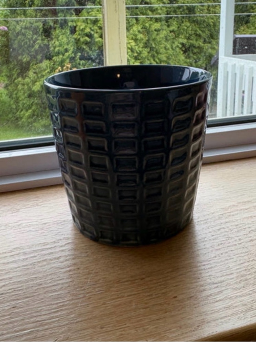 Textured Ceramic Planter in Deep Navy homensense